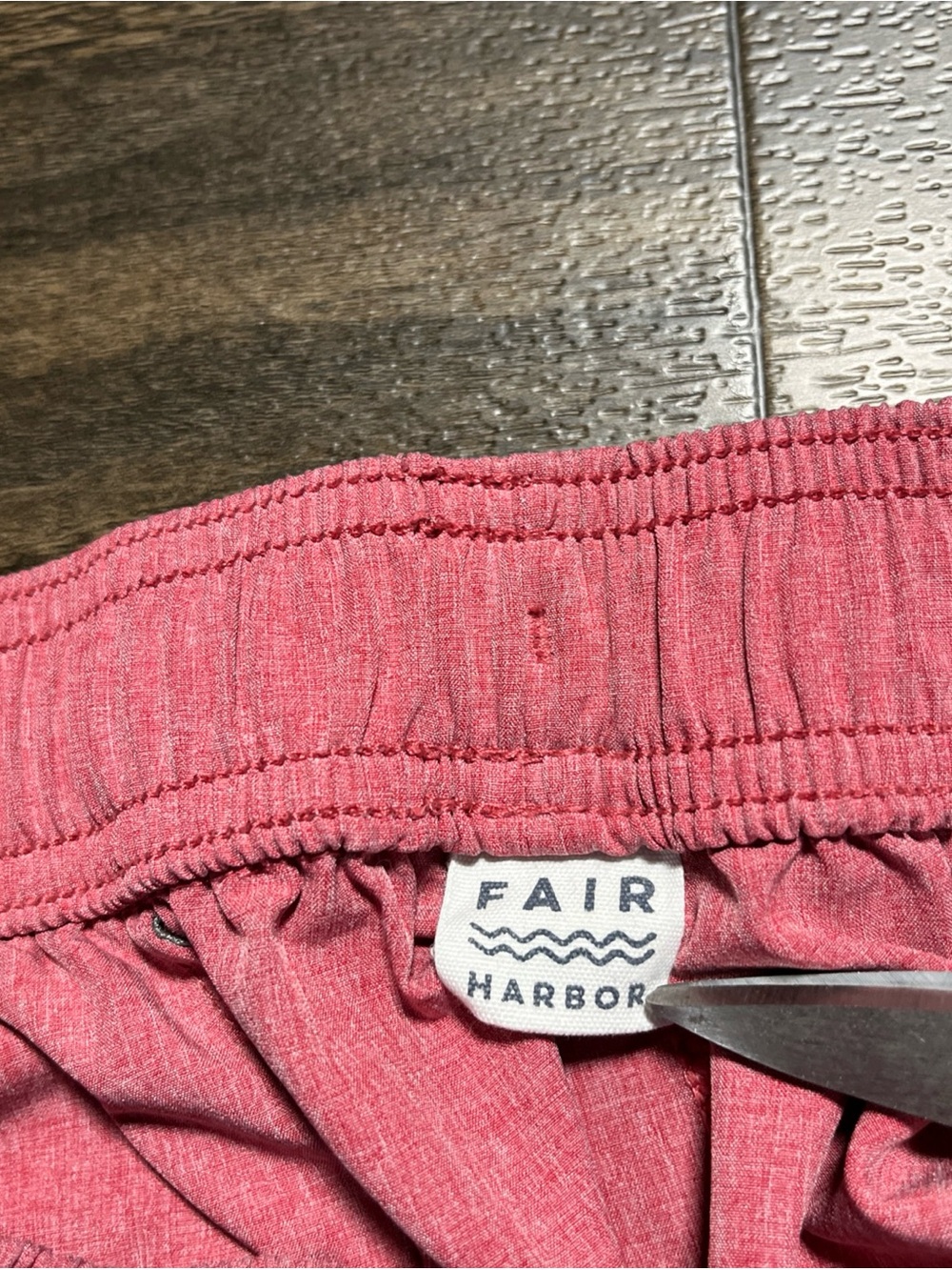 Fair Harbor The One Short Men's XL Red Heather 8" Stretch Hybrid Athleisure EUC - Picture 5 of 7